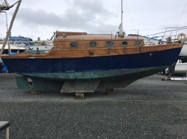 Tegolin is a 26ft Maurice Griffiths 'Athene' design, starboard side view