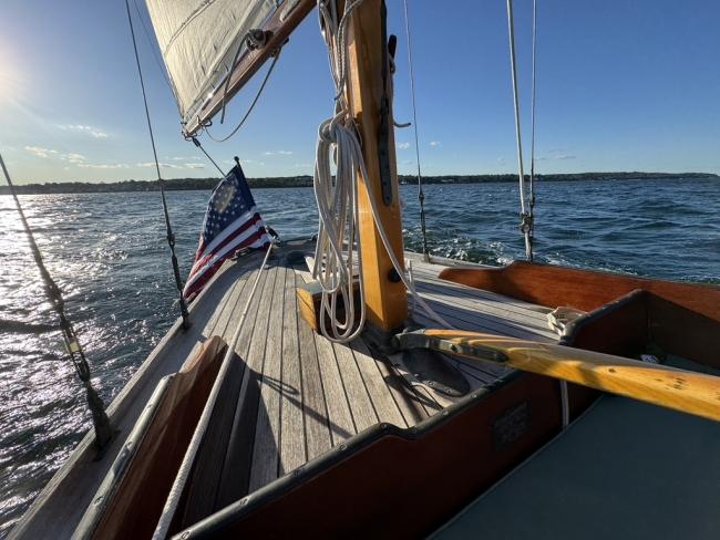 Concordia 39 LLC Partnership, photo undersail looking toward bow