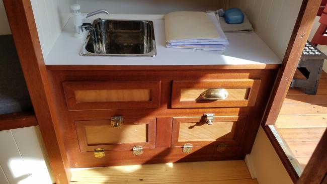 Doug  Hylan Bowler 26' 6" Power Cruiser , galley below