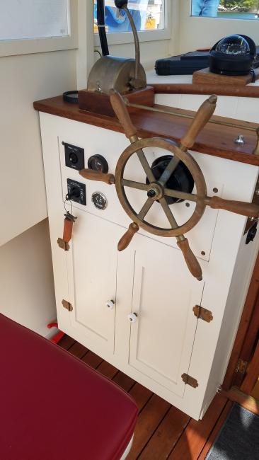 Doug  Hylan Bowler 26' 6" Power Cruiser , wheel