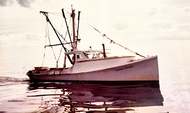 Core Sound Sink Netter style round stern, in water starboard side