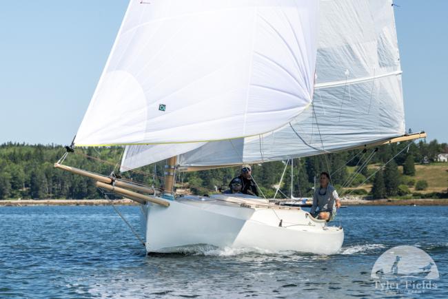 AREY'S XFC 22' CAT, undersail