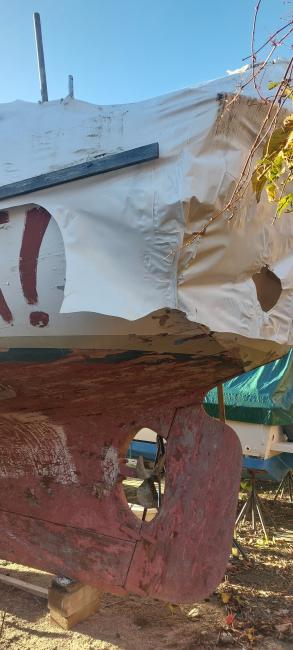 Eldridge-McInnis Magellan 35, outisde, view of transom