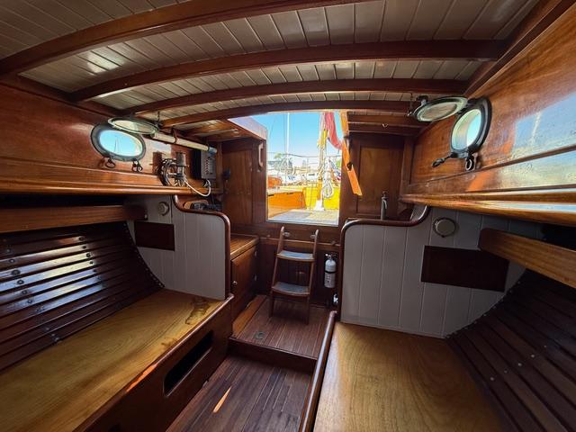Herreshoff Original H-28 Bright Star, view interior
