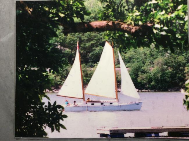 HERRESHOFF MEADOWLARK KETCH, undersail starboard side view