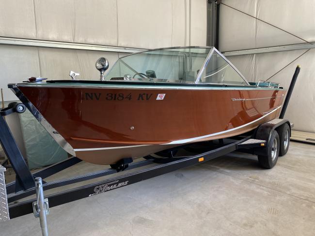 1966 Century Arabian 19’ Ford Interceptor 285hp, port side view