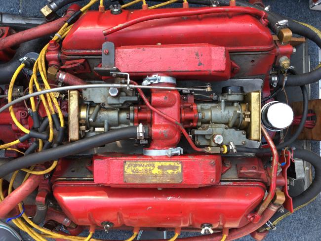 1956 Essaness Craft 23' classic wooden, engine