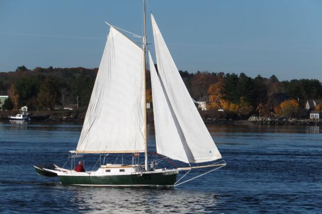 Silk Purse - An Historically-Inspired Trailerable Gaff Pocket Cruiser , under sail starboard side view