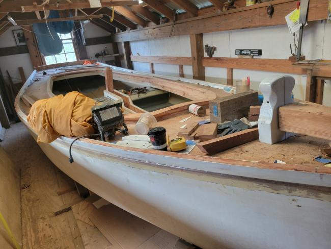 24’ cold-molded Chesapeake Bay Crabbing Skiff, inside view of it