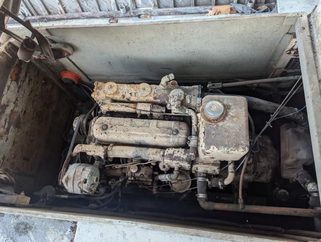 Mark ll Motor Whaleboat  For Free, engine view