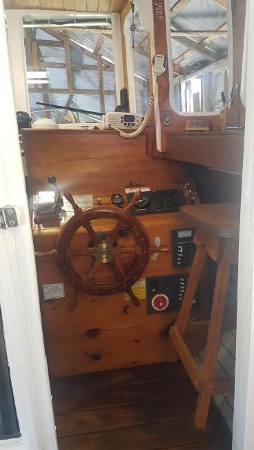St-Pierre Dory 26' 2005, helm/wheel