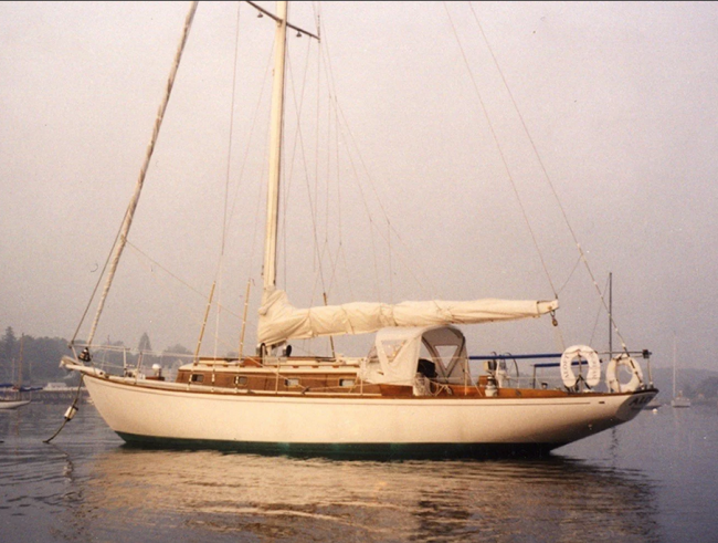 Tor 40; ALOFT, in water starboard side view