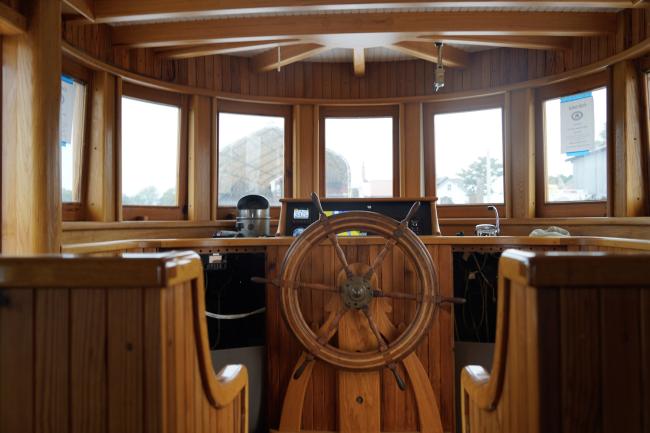 1938 65' Chesapeake Bay Buyboat "Choptank", full wheelhouse view