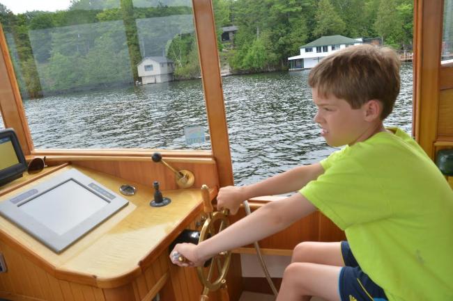 Sparks 30' electric/solar/diesel , at the wheel