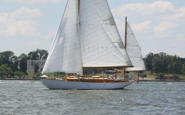 Saxon off the Naval Academy. Photo by Tom Rogers.