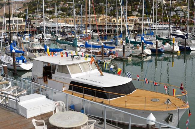 WHITE SWAN, a Stephens Bros. flush deck motoryacht.