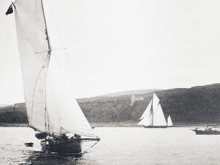 BLOODHOUND sails in 1885