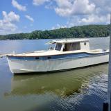 Bluejacket  27' 2008, inwater port side view