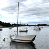 Haven daysailer, moored